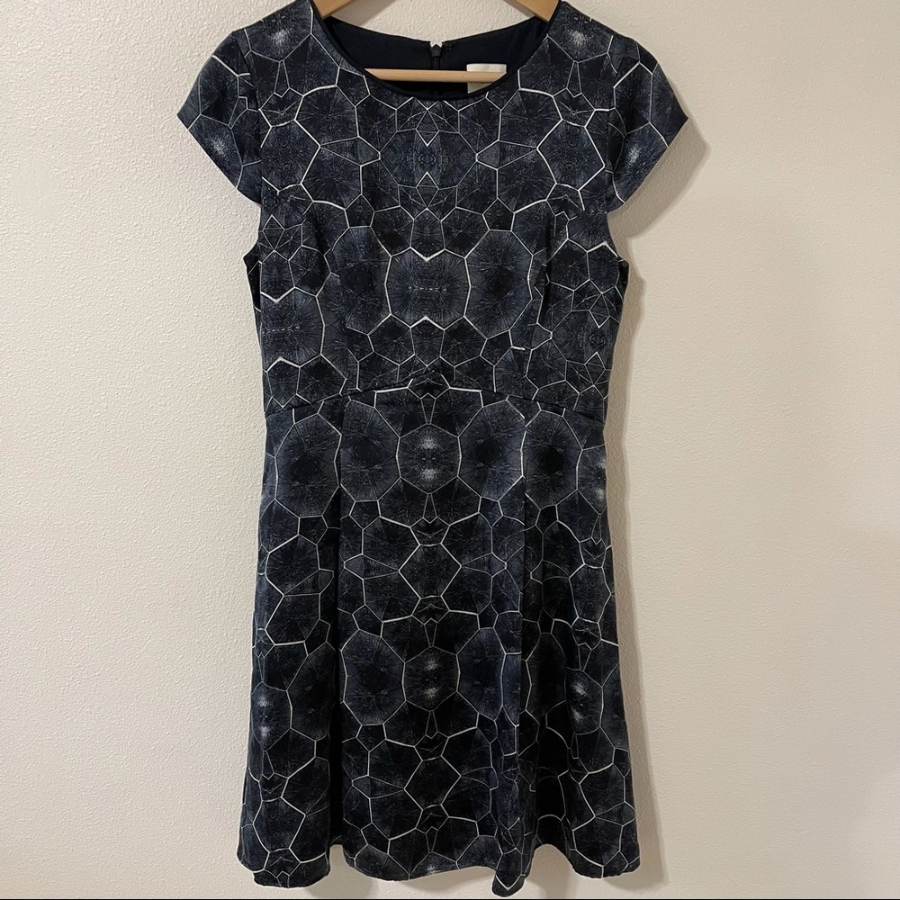 Reiss Baker Silk Tortoise Print Cap Sleeve Fit and Flare Dress Blue White-6 - Picture 2 of 10